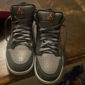 Jordan 1 Mid Night Stadium